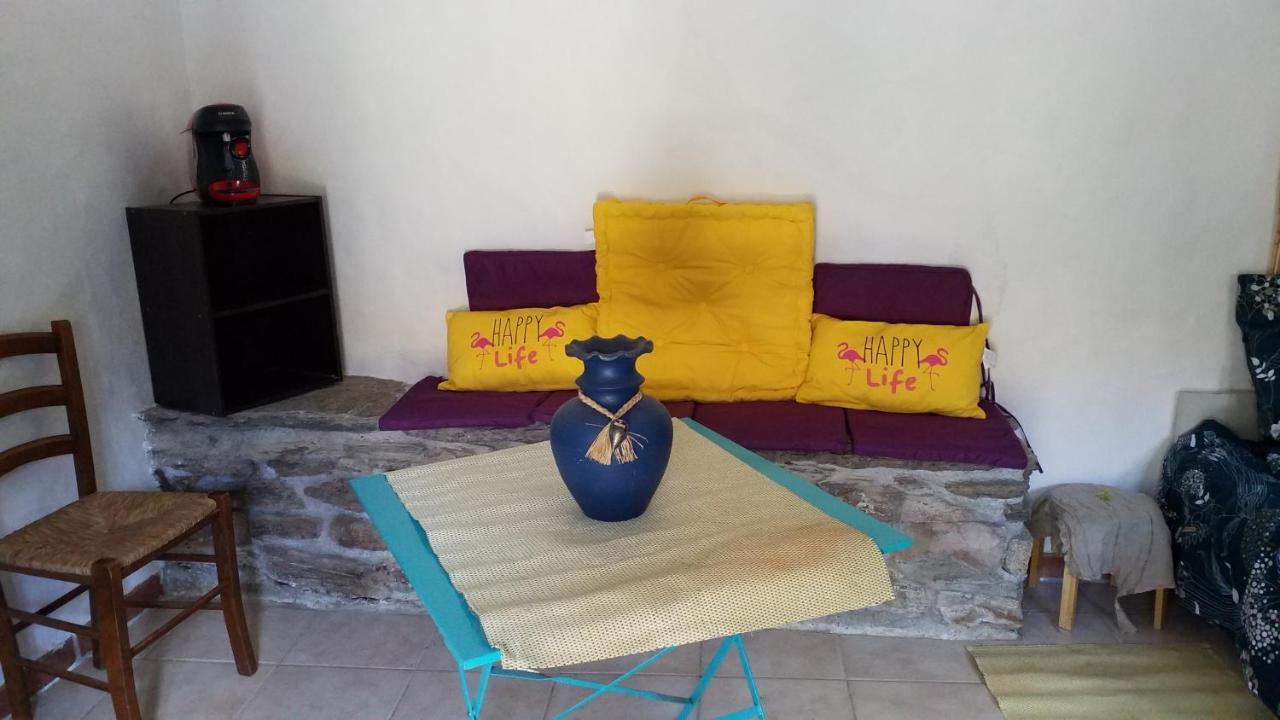 Le Petit Nid Bed & Breakfast Sablieres ภายนอก รูปภาพ